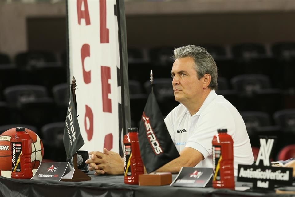Sergio Valdeolmillos, Coach de Los Astros de Jalisco.