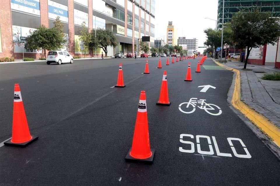 Este carril se probará durante dos semanas y va desde Morones Prieto hasta Juan I. Ramón. 