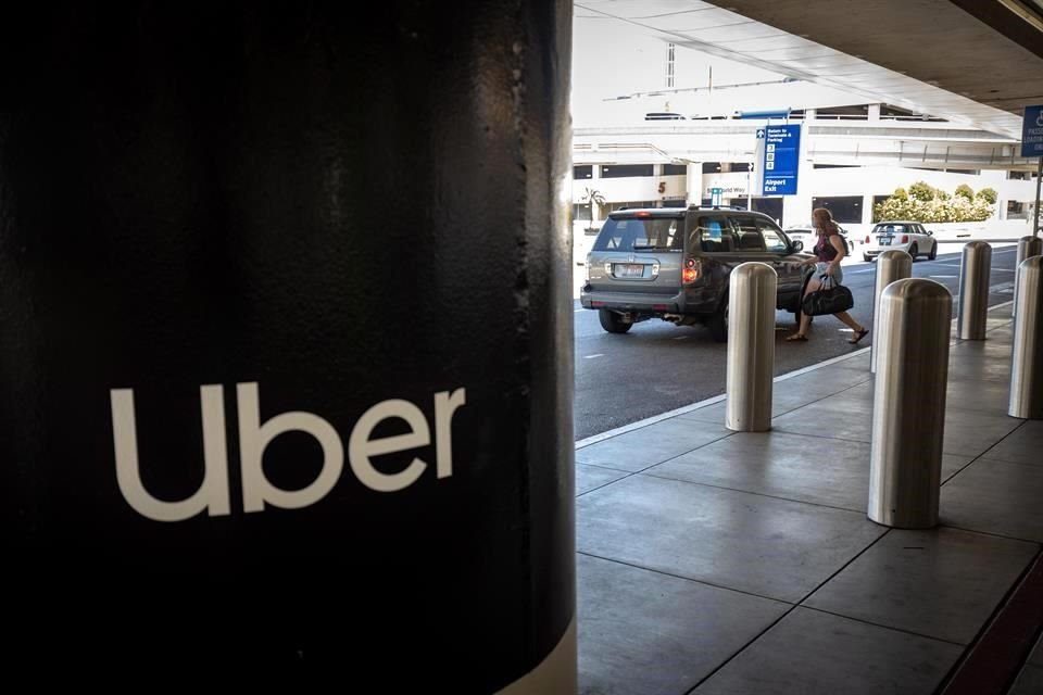 Uber amenazó el pasado 12 de agosto con dejar de operar temporalmente en California si la Justicia no 'reconsidera' un fallo contrario a los intereses de la compañía, según el cual debe clasificar a sus conductores como empleados, lo que podría disparar sus costos de personal.