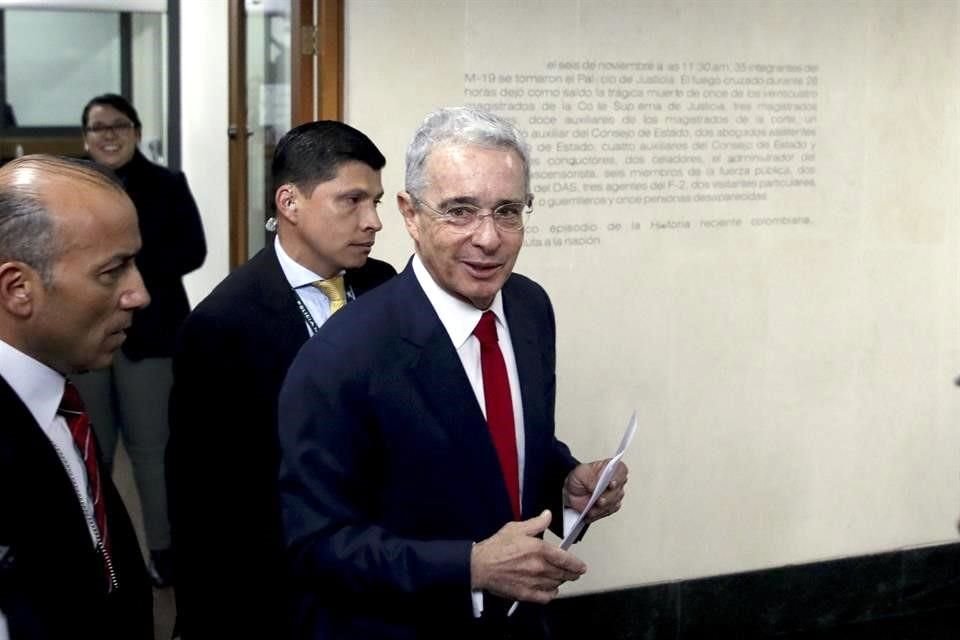 Uribe indicó que la investigación en su contra, por presunto fraude y manipulación de testigos, era una violación a sus derechos.