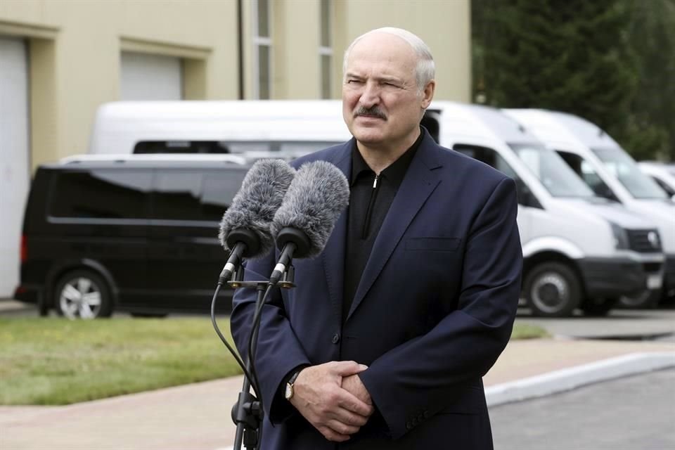 Lukashenko aseguró que los movimientos en su contra han sido fomentados por la Unión Europea y la Casa Blanca, y señaló que deberían enfocarse en 'sus propios asuntos'.