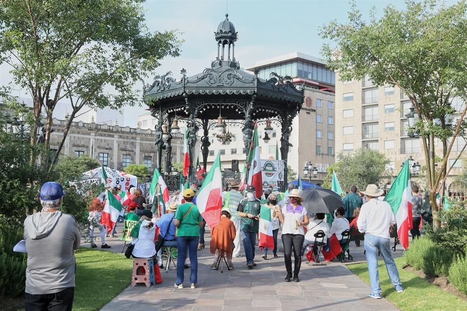 El Kiosko de la Plaza de Armas fue tomado el domingo pasado por integrantes de  FRENA.