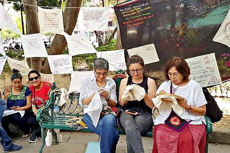 Antes de la pandemia, cada domingo, en Coyoacán, tenían lugar las bordadas de Fuentes Rojas.