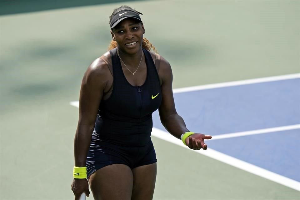 Serena Williams batalló de más en su debut en Cincinnati.