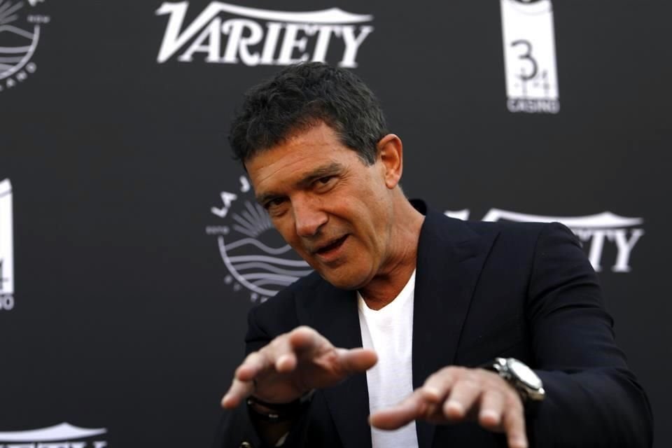 Antonio Banderas dio a conocer que superó el Covid-19.