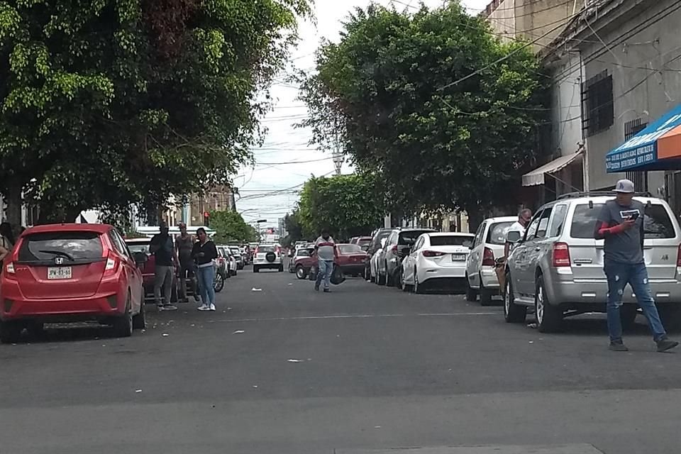 Pese al operativo del lunes en el que clausuraron al menos 14 farmacias en la zona de El Santuario, la venta volvió apenas un día después.