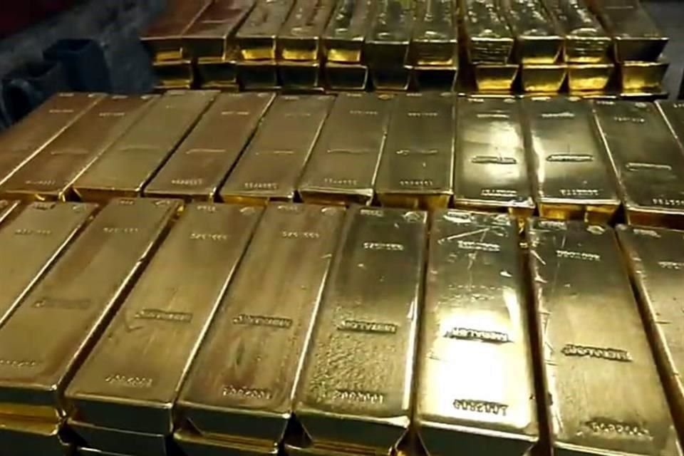 El precio del oro al contado mejoró un 1.8 por ciento, a mil 964.88 dólares la onza.