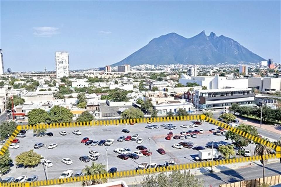 Actualmente se construye el LabNL, en el Antiguo Palacio Federal, y a un costado se proyecta una plaza complementaria.