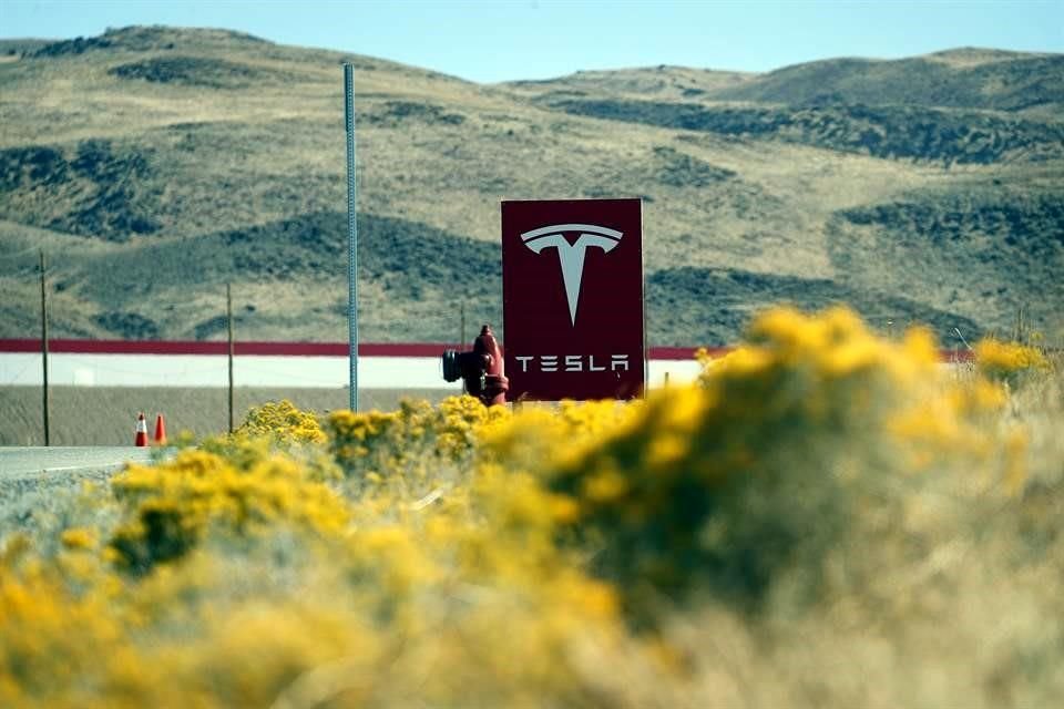 Actualmente, Tesla tiene una valoración de mercado de 448 mil millones de dólares.