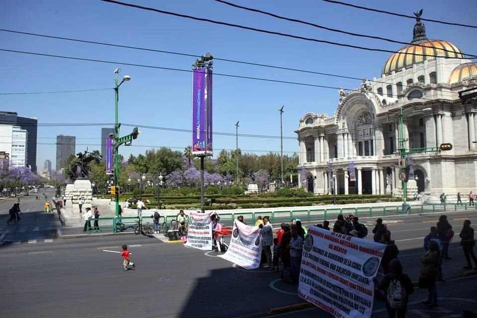 El Movimiento Indígena había realizado varias protestas para conseguir viviendas y espacios dónde laborar.