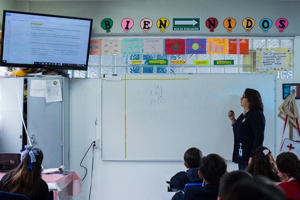Las Mesas de Salud y Educación discuten el regreso a clases presenciales en Jalisco; octubre podría ser la fecha, y habría grupos de hasta 20.