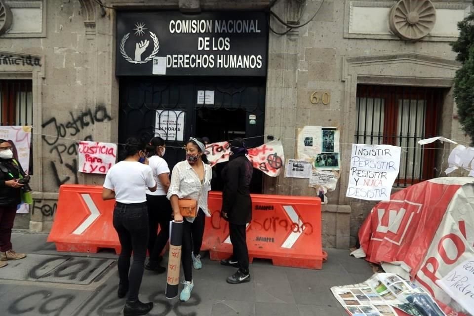 El Colectivo de mujeres ingresó de forma pacífica las instalaciones de la CNDH.