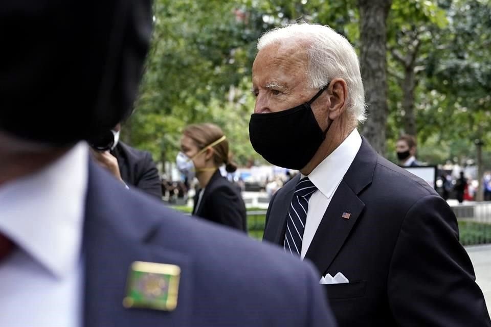 Biden asistió al homenaje a las víctimas en el Museo y Memorial del 11-S enNueva York.