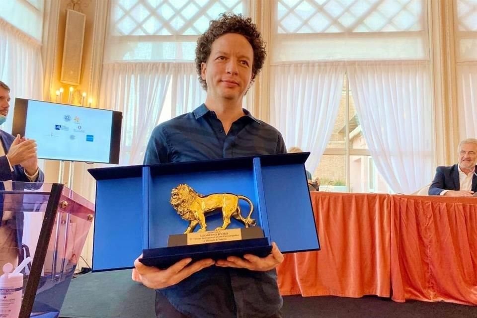 El realizador Michel Franco fue reconocido este viernes con el Leoncino d'Oro, que otorga el jurado joven del Festival Internacional de Cine de Venecia.