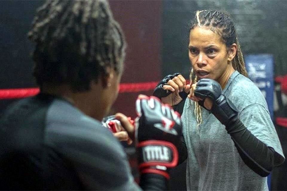 En 'Bruised', la ganadora del Óscar interpreta a una ex luchadora de artes marciales que quiere retomar su gloria pasada.