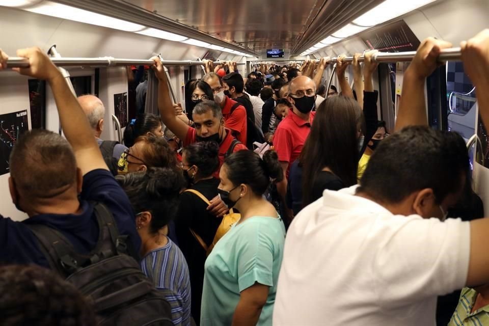 El acceso a la Línea 3 es gratuito en estos primeros días de operación.