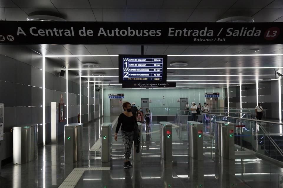 En un recorrido realizado ayer por MURAL por la Línea 3, se constató la falta de gel antibacterial en los accesos o puntos de salida o transferencia.