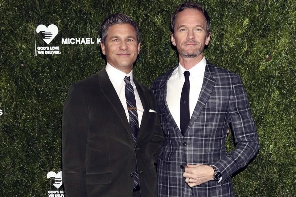 David Burtka (izq.) y Neil Patrick Harris (der.), además de los gemelos que tienen en común, contrajeron coronavirus a inicios de marzo.