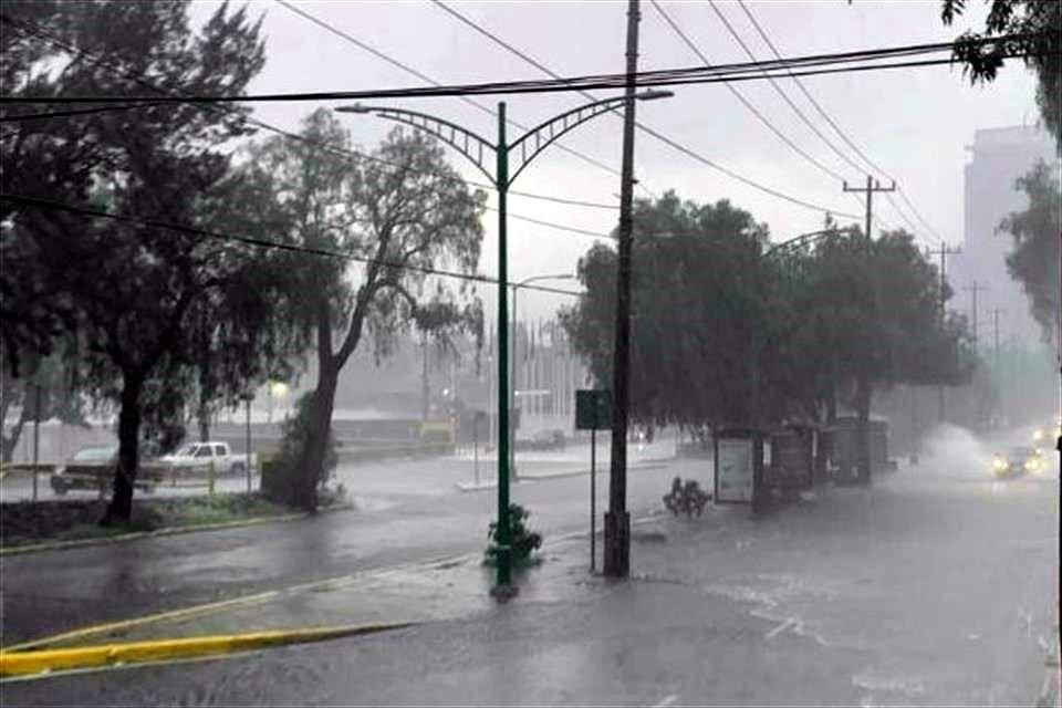 Se registran fuertes lluvias, principalmente al sur de la CDMX.