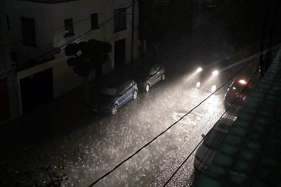 En la Colonia Narvarte se registraron apagones.