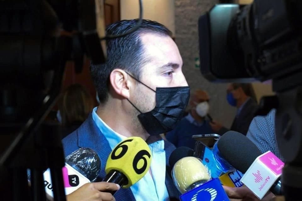Bernardo Sáenz, presidente del CICEJ señaló que Siteur está valorando un dictamen que entregó la Secretaría de Comunicaciones y Transportes donde se asegura que las grietas  son superficiales.