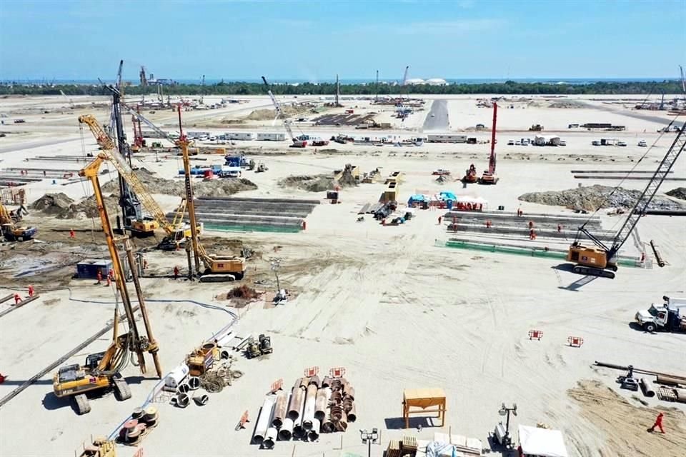 Recorrido por los trabajos de construcción de la refinería de Dos Bocas, Tabasco, en julio de 2020.