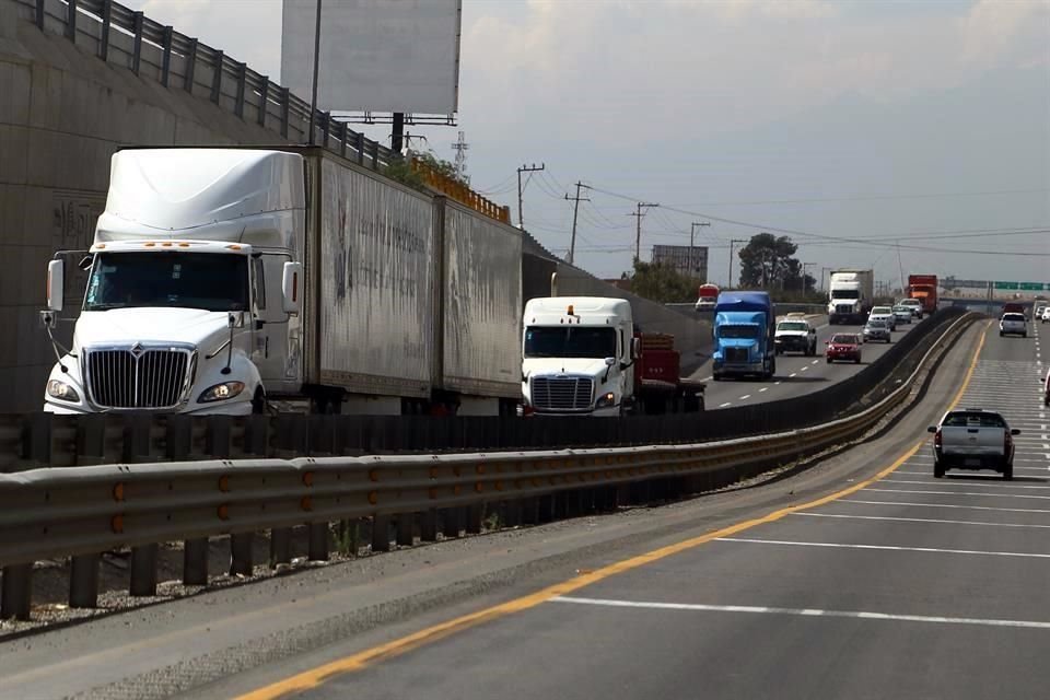 Señalan que otros factores han encarecido la operación de los transportistas, como la escasez de operadores y la limitación a la deducibilidad de los gastos ciegos, aquellos que no pueden comprobar, entre otros. 