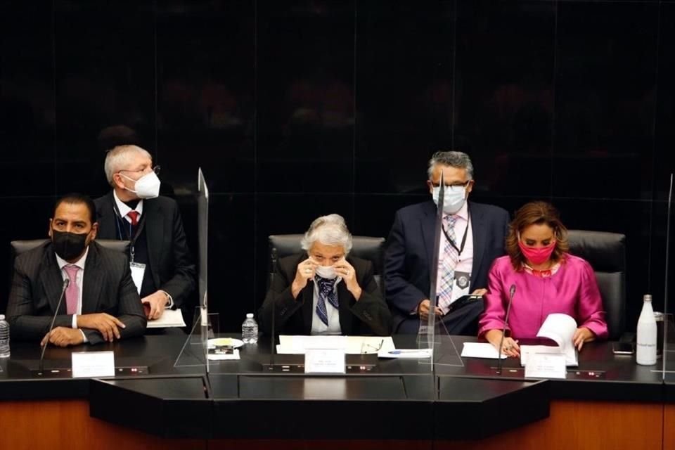 La titular de Segob comparece ante senadores por el Segundo Informe de Gobierno de AMLO.