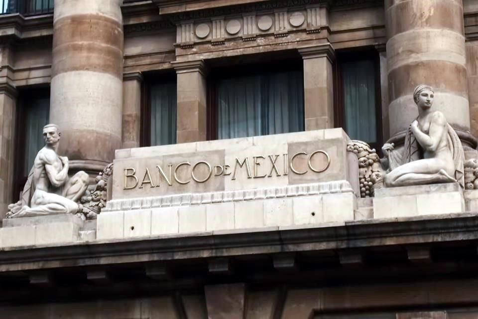 Encuesta de Banxico anticipa una expansión del PIB de sólo 0.18 por ciento este año.