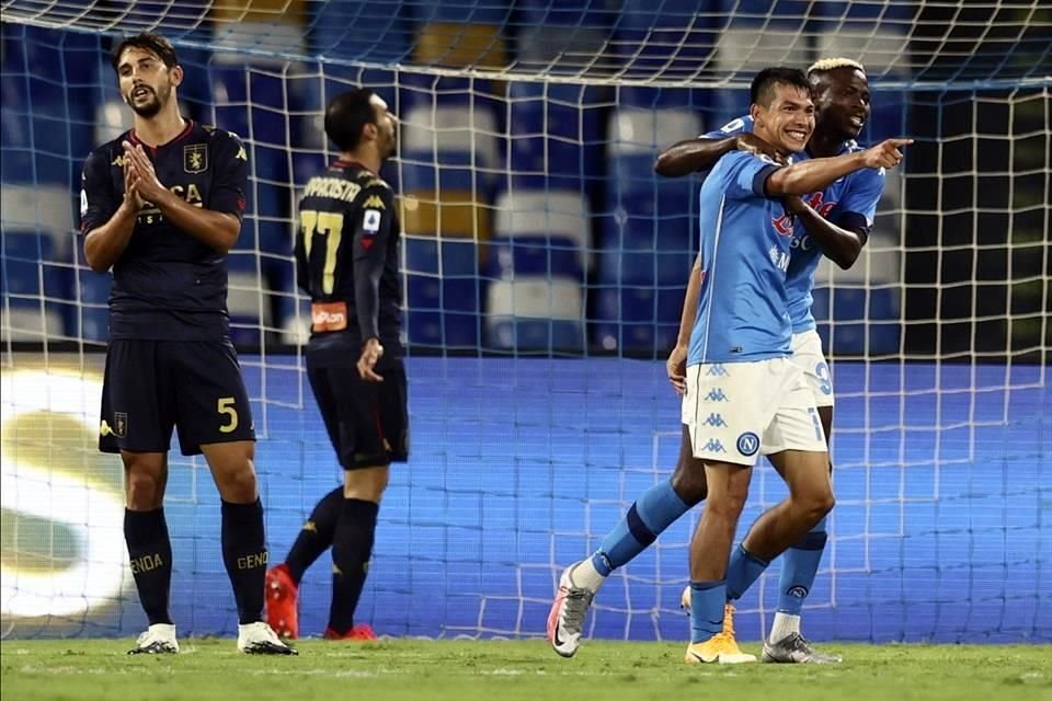 El Genoa enfrentó ayer al Napoli de Hirving Lozano.