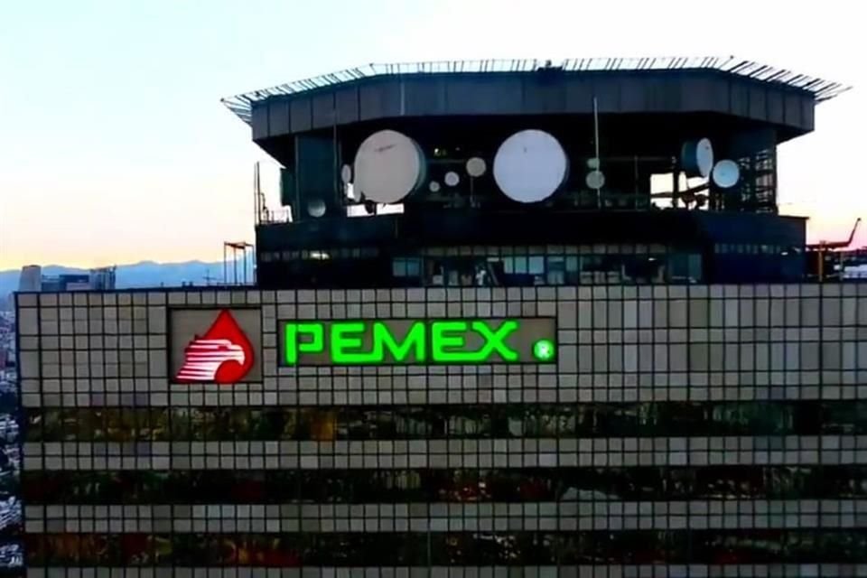 Pemex es una de las petroleras más endeudadas del mundo. 