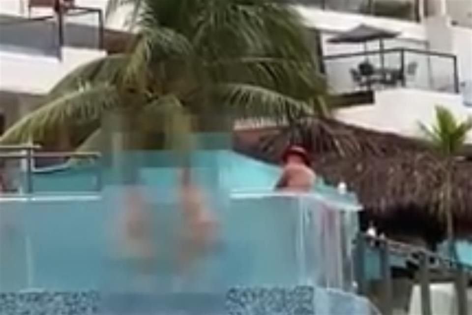 Gobierno de Puerto Vallarta abrió procedimiento administrativo por un acto sexual en una alberca al aire libre dentro de un club de playa.