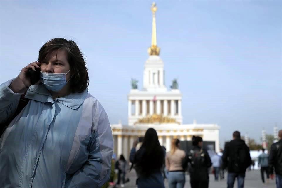 Hasta el último corte, Rusia ha dado cuenta de un millón 209 mil contagios y 21 mil 260 muertes por Covid-19.