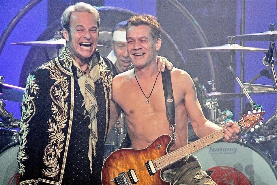 Eddie van Halen, considerado uno de los mejores guitarristas de la historia y un referente del rock, murió ayer por cáncer de garganta.