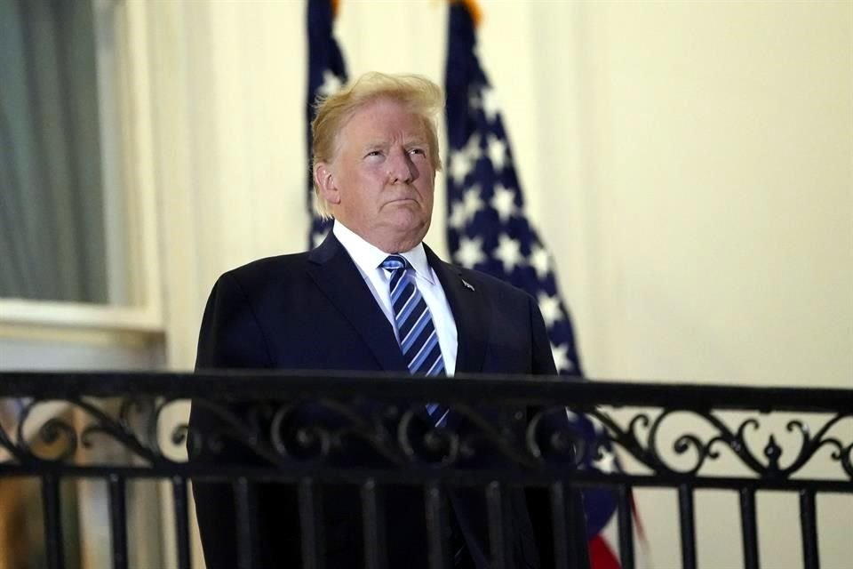 Foto del lunes del regreso del Presidente Donald Trump a la Casa Blanca.