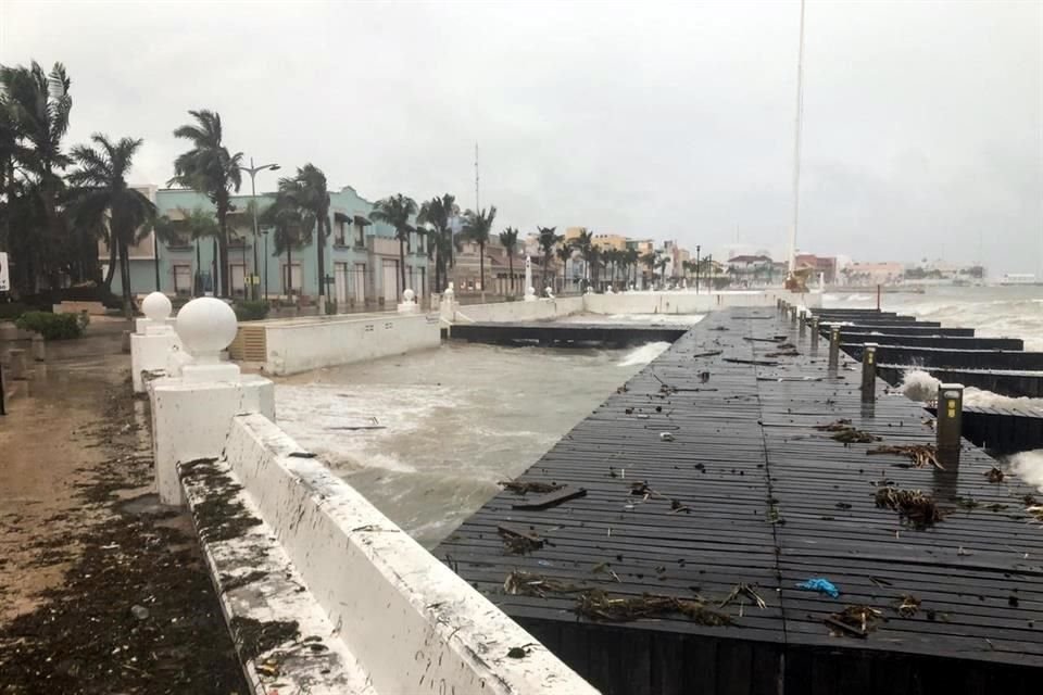 El Gobierno federal tiene parados los pagos para obras de reconstrucción de caminos rurales afectados por 26 desastres naturales registrados entre agosto de 2018 y noviembre de 2020.