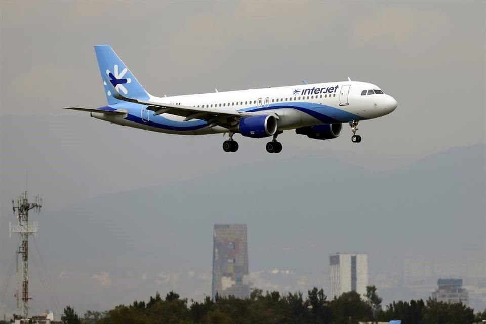 Interjet canceló sus vuelos desde el sábado pasado debido al impago de turbosina.