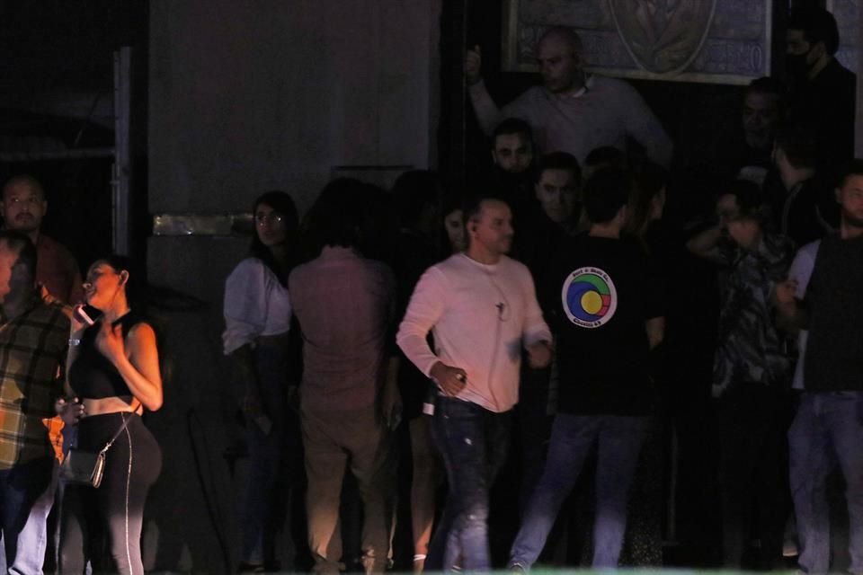 Gobierno de Guadalajara defendió estar realizando acciones para contener la operación ilegal de negocios durante esta emergencia sanitaria.