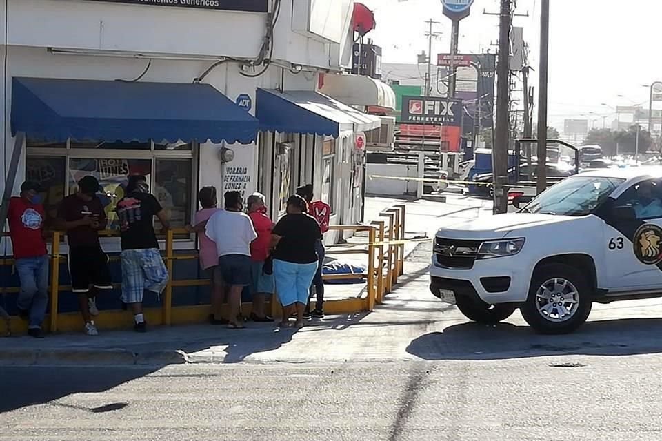 Según las primeras investigaciones, la fallecida presentaba dolores en el estómago y dificultades respiratorias.