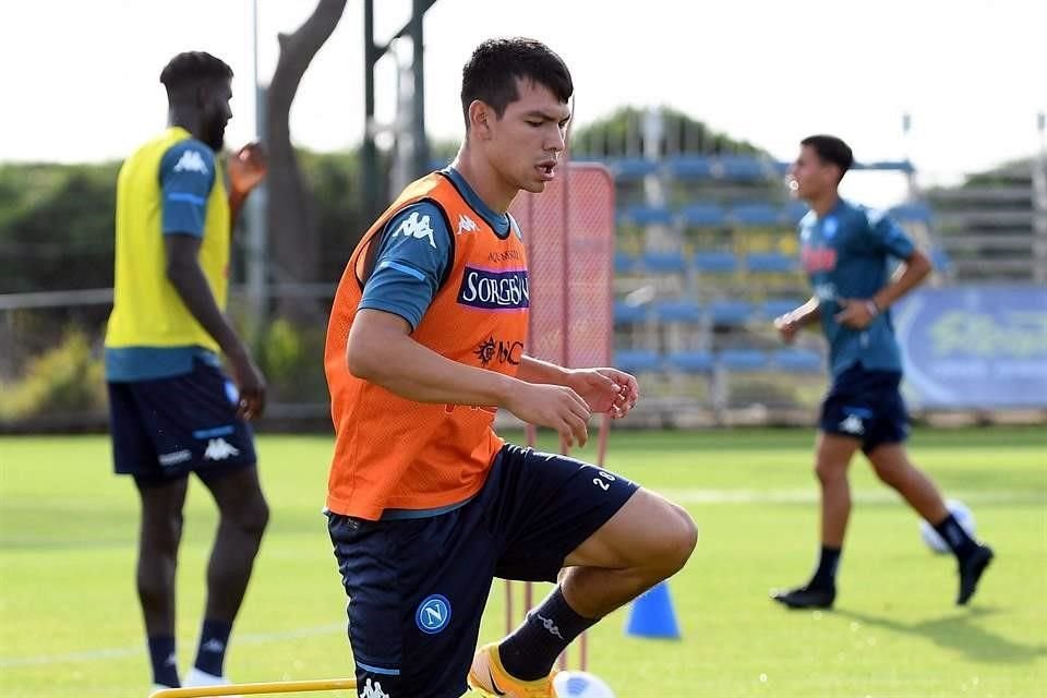 Lozano no pudo concentrar con el Tri debido a la cuarentena.
