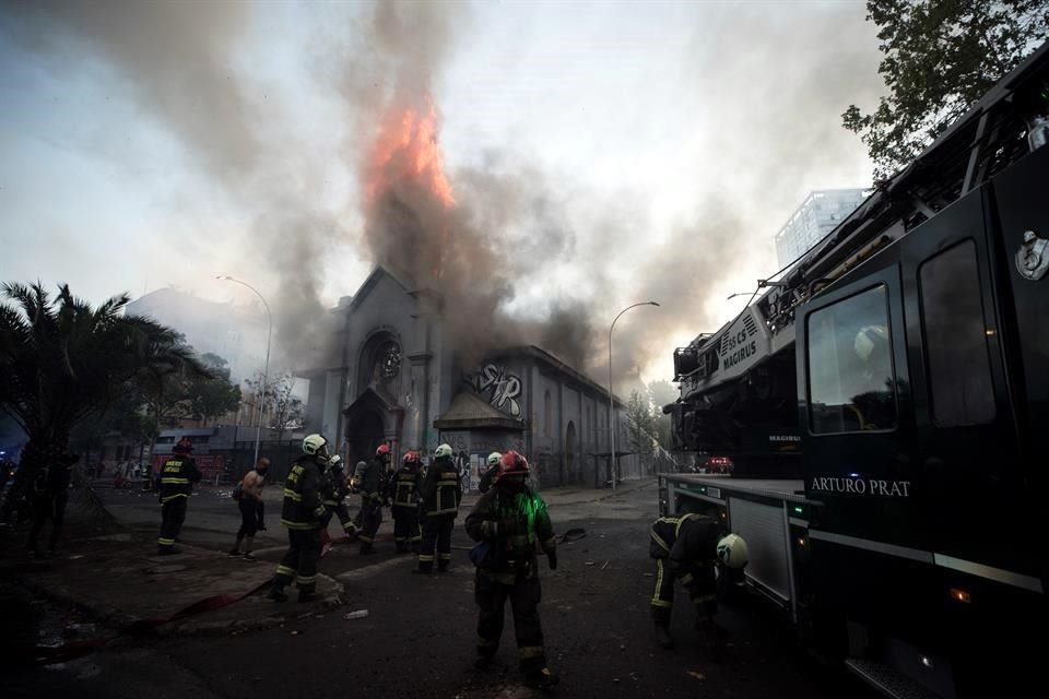 La parroquia de La Asunción es una de las más antiguas de la capital de Chile.