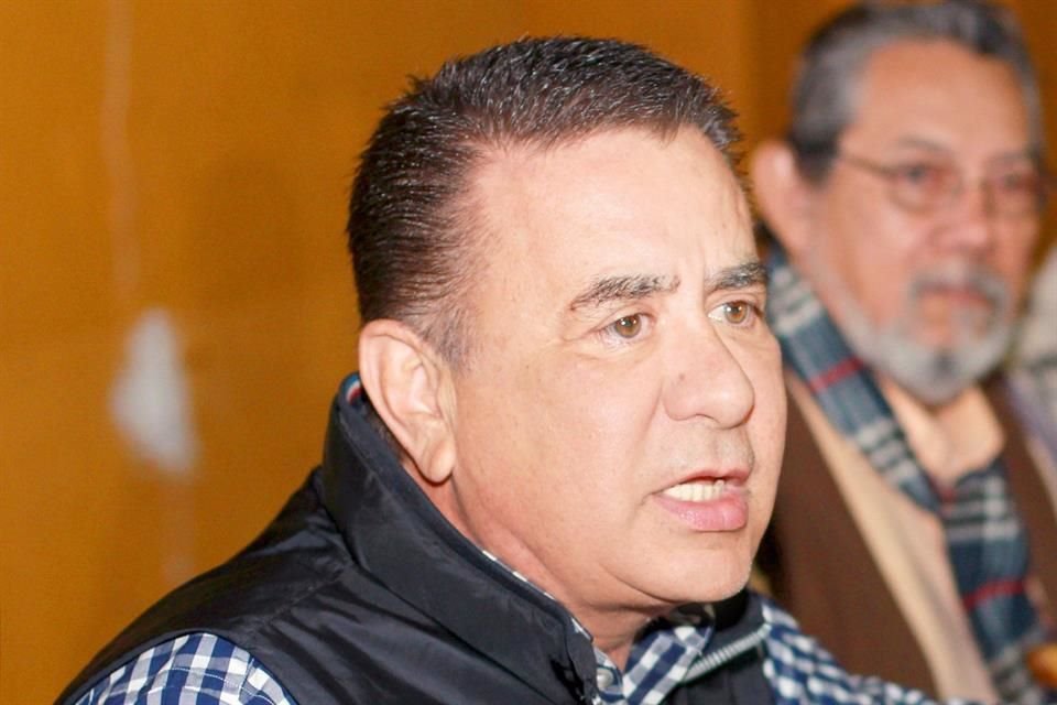 El Notario Antonio Jaime Reynoso, inhabilitado por anomalías en su desempeño, hizo firmar a una persona intubada y, cuando falleció, lo revivió para que firmara su herencia.