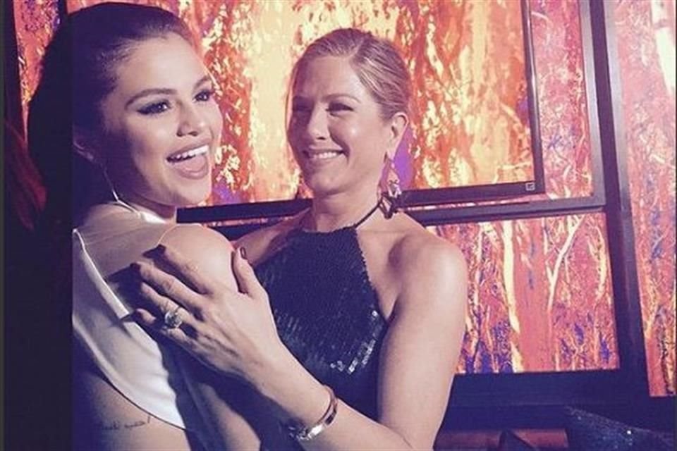 Aniston y Gomez son amigas cercanas.