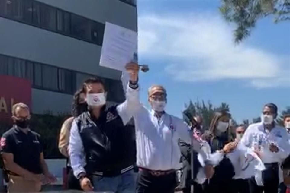 No estuvo presente el líder Confederación Autónoma de Trabajadores y Empleados de México (CATEM), Pedro Haces, pero sí su hijo Pedro Haces Lago, así como 50 militantes de ese partido.