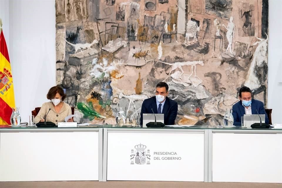 Pedro Sánchez dijo a la nación en un discurso televisado que la medida extraordinaria entraría en vigencia este mismo domingo.