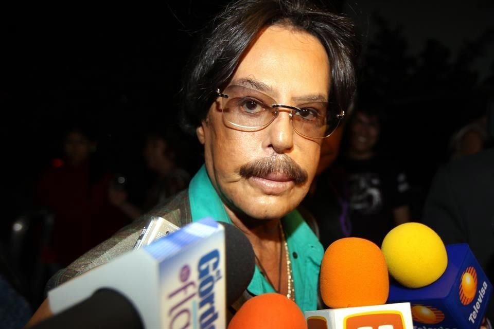 El estilista y conductor de radio celebró en septiembre 30 de su programa 'Salud y Belleza'.