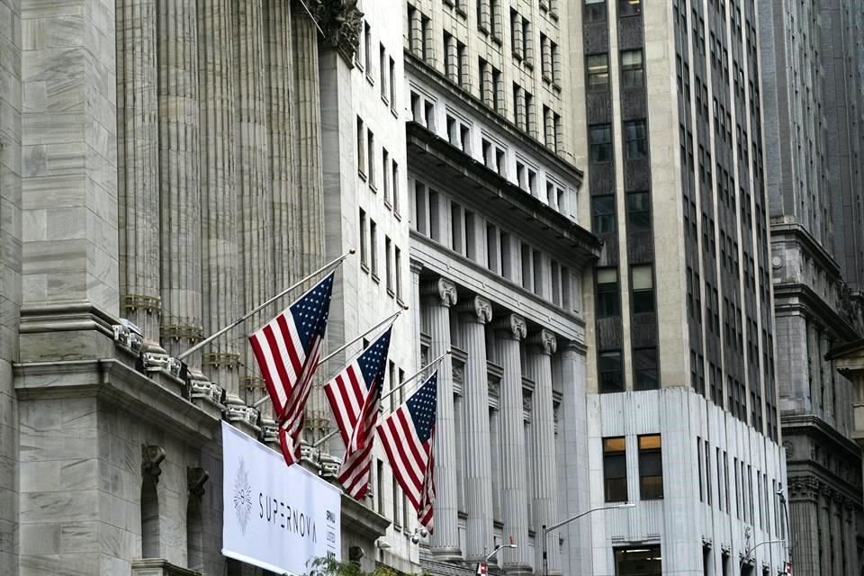 El Nasdaq terminó la jornada con un alza de 0.8 por ciento.