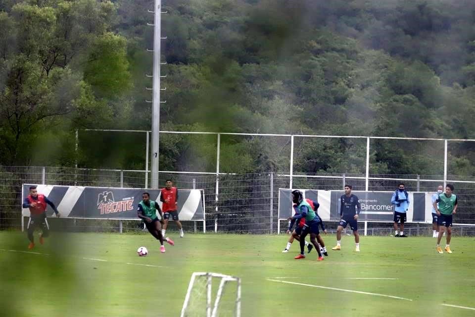 Los Rayados alistan su partido del sábado ante Cruz Azul.