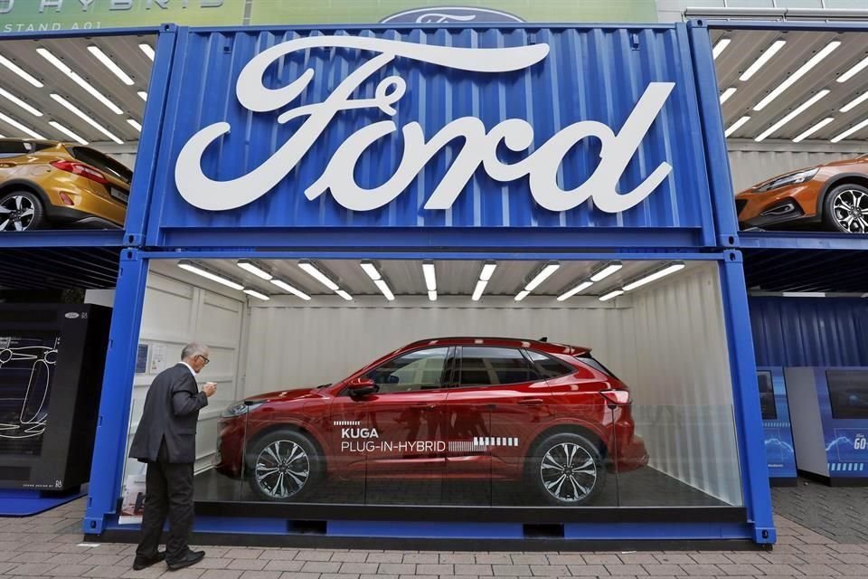 Ford reportó en el tercer trimestre 3 mil 600 millones de dólares en ganancias e ingresos de 37 mil 500 millones.