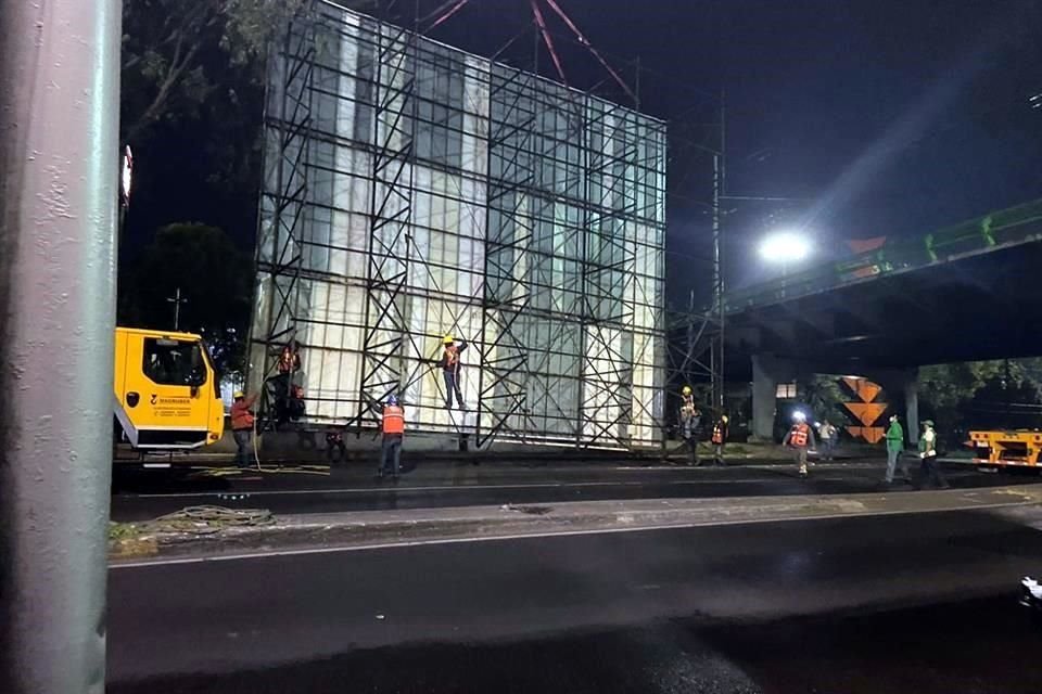 Esta madrugada, el Invea reanudó el retiro de espectaculares.